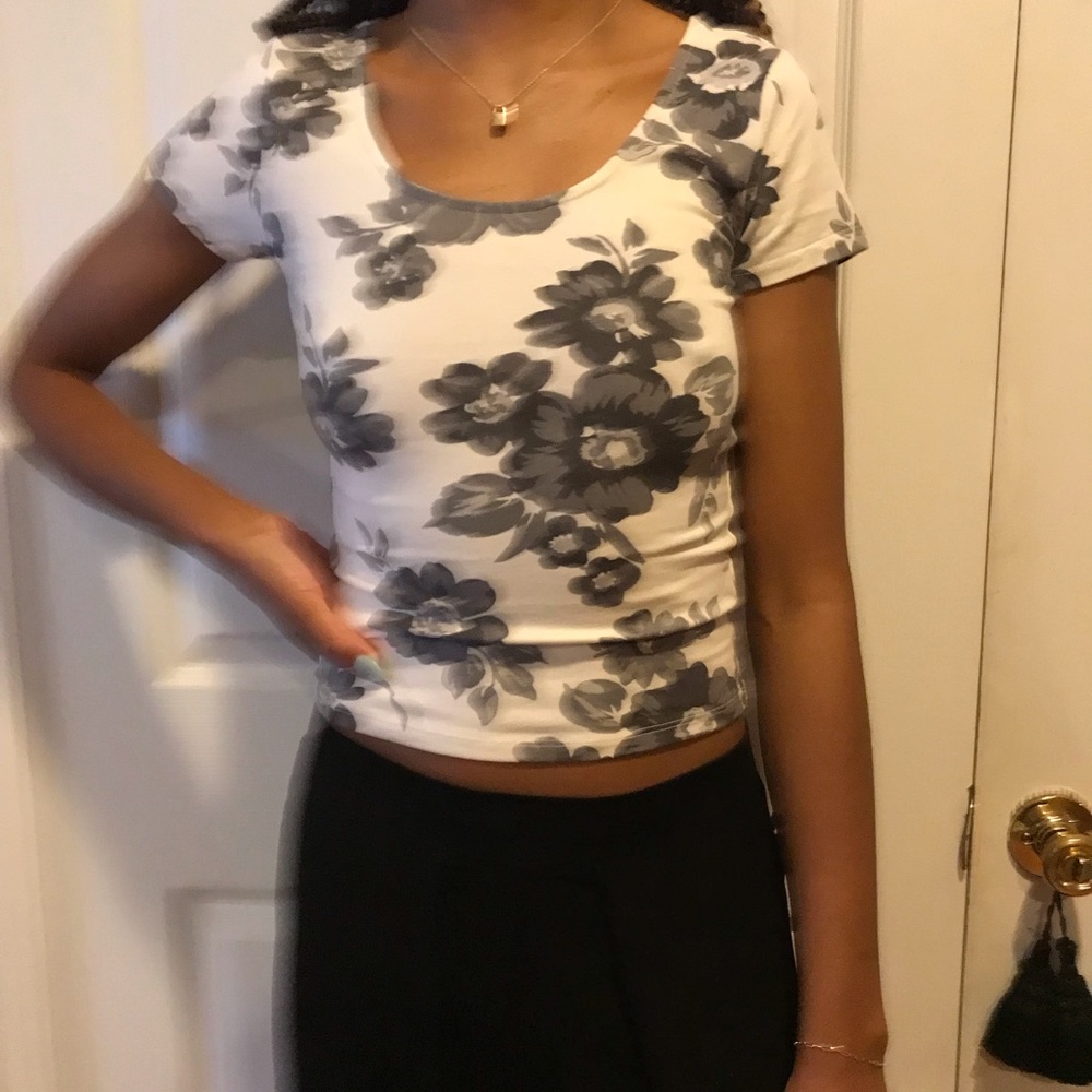 Brand-new white with gray flower print top